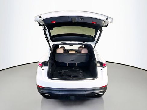 Used 2020 Porsche Cayenne image 29