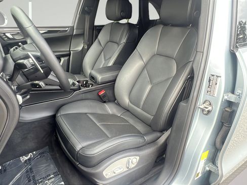 Certified 2025 Porsche Macan S AWD/4WD image 15