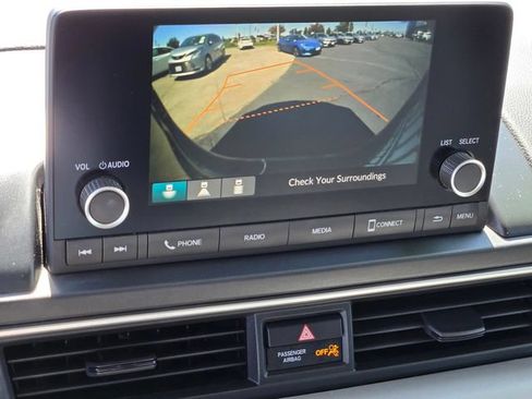 Used 2023 Honda Pilot LX image 17