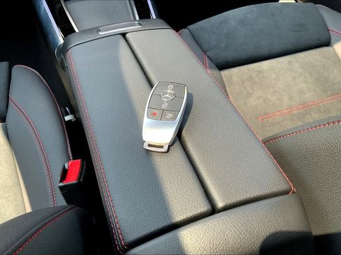 Certified 2025 Mercedes-Benz GLA 250 4MATIC image 21