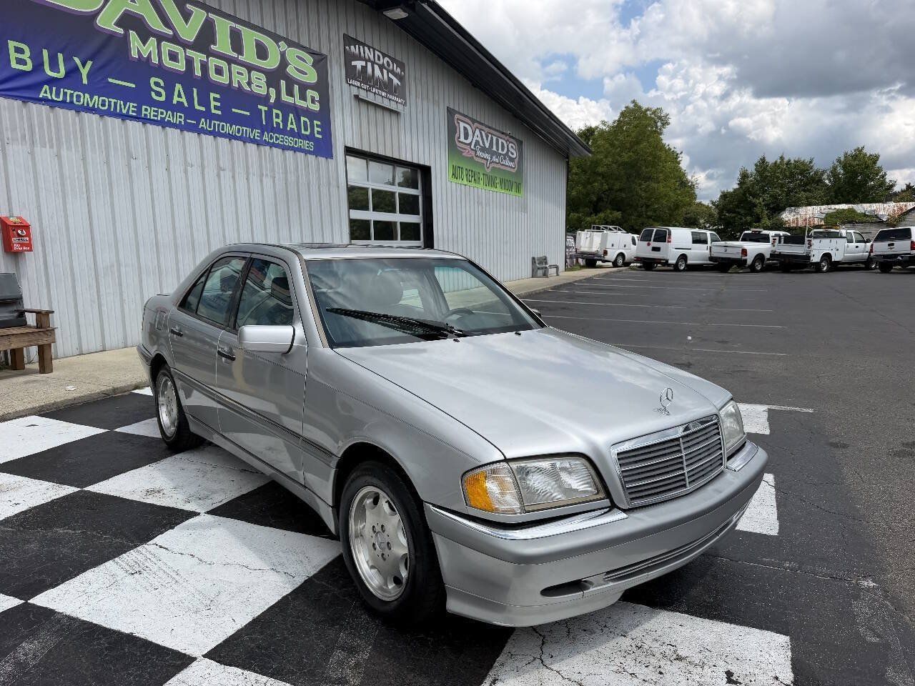 Used 2000 Mercedes-Benz C 280 Sedan w/ C2 Opt Pkg image 4