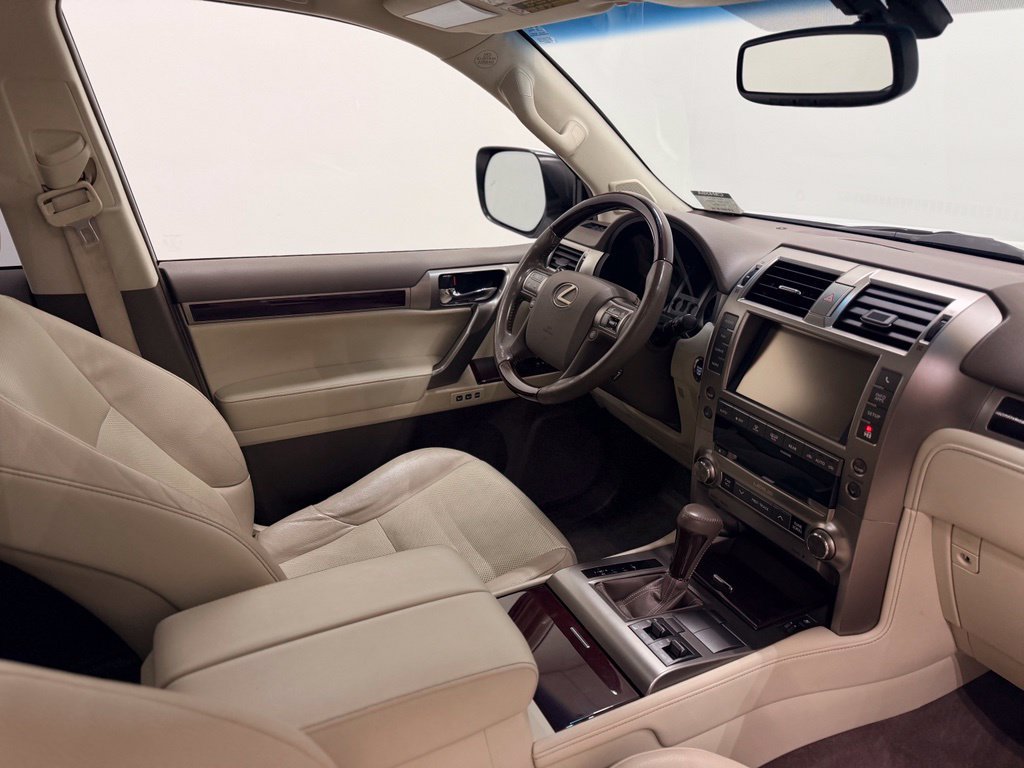 Used 2019 Lexus GX 460 Premium w/ Premium Package AWD/4WD image 18