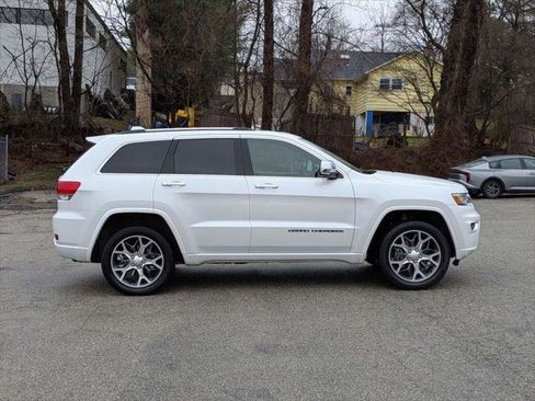 Certified 2021 Jeep Grand Cherokee Overland AWD/4WD image 2