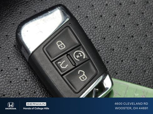 Used 2021 Volkswagen Atlas SEL R-Line image 34