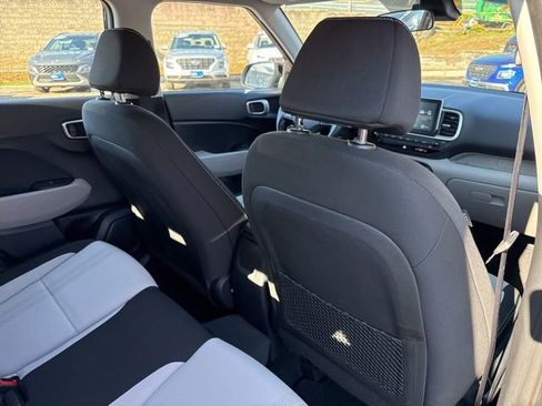 Certified 2023 Hyundai Venue SEL image 23