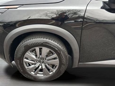 Used 2024 Nissan Pathfinder SV image 34