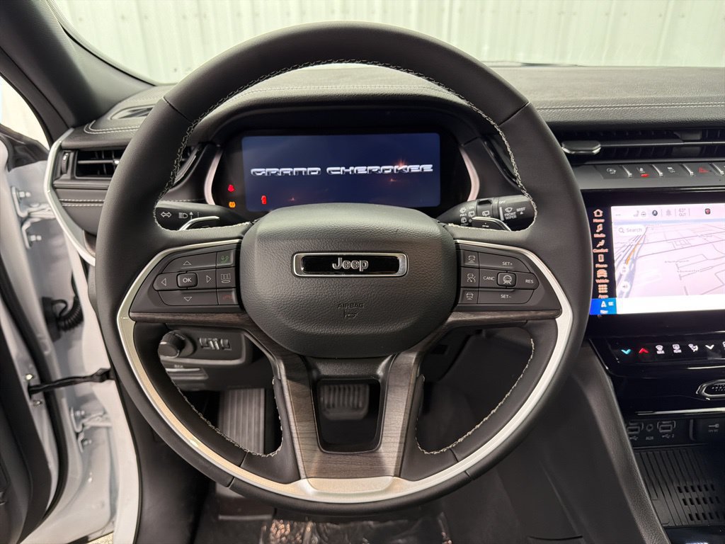 New 2026 Jeep Grand Cherokee Altitude AWD/4WD image 21
