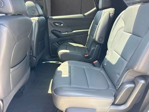 Used 2023 Chevrolet Traverse RS AWD/4WD image 17