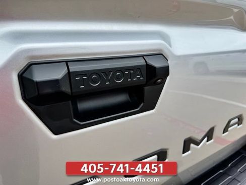Used 2025 Toyota Tacoma SR5 AWD/4WD image 30