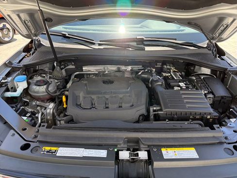 Certified 2022 Volkswagen Tiguan SE R-Line AWD/4WD image 24