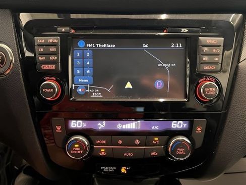 Used 2016 Nissan Rogue SL w/ SL Premium Package AWD/4WD image 24