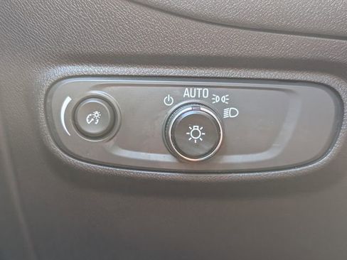 Used 2023 Chevrolet Equinox LT FWD image 33
