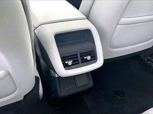 Certified 2023 Cadillac Lyriq 2WD image 10