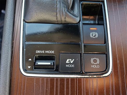 Used 2022 Toyota Sienna XLE image 27