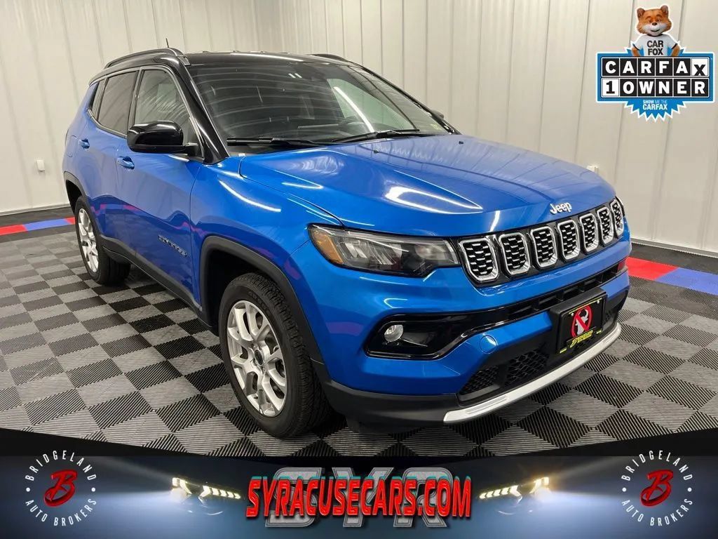 Used 2025 Jeep Compass Limited AWD/4WD image 1