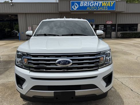 Used 2018 Ford Expedition Max XLT w/ Equipment Group 202A RWD image 4