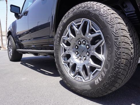 Certified 2025 GMC Hummer EV 3X AWD/4WD image 6
