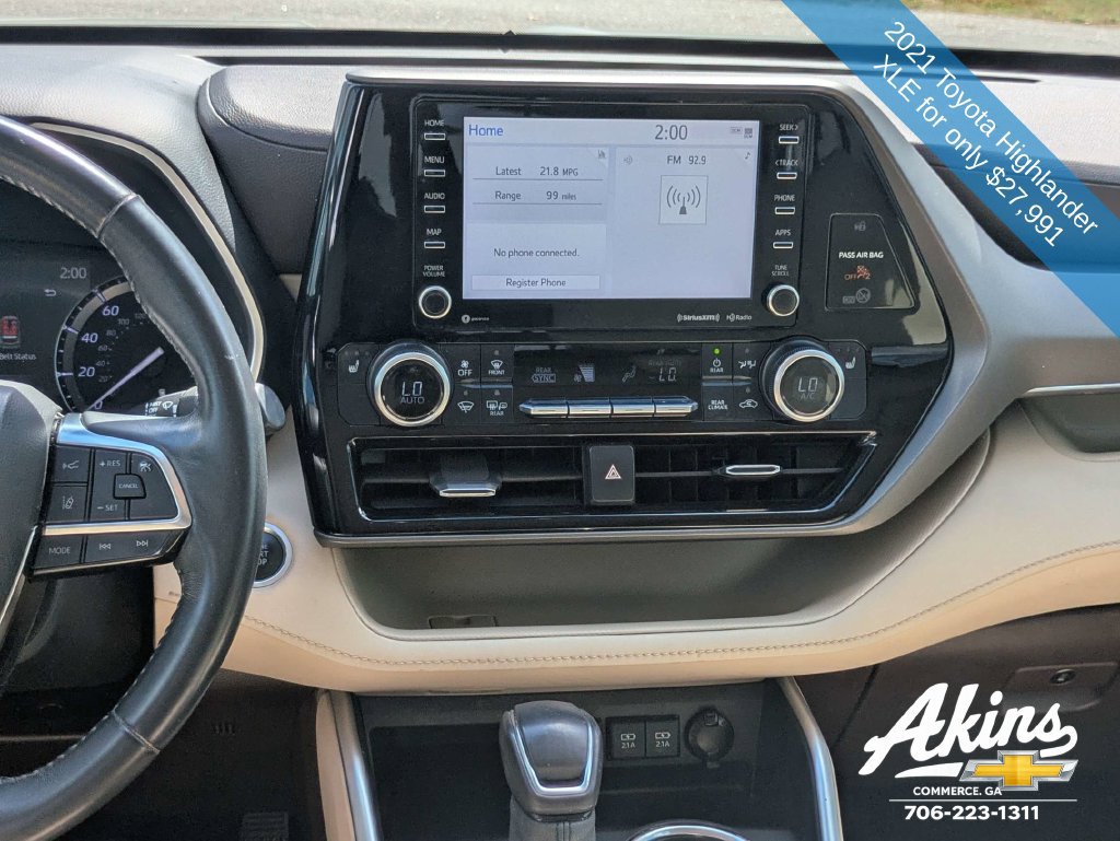 Used 2021 Toyota Highlander XLE FWD image 19
