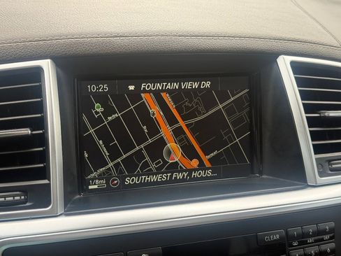 Used 2014 Mercedes-Benz GL 550 4MATIC image 36