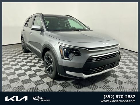 New 2025 Kia Niro SX image 1