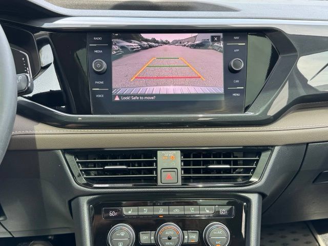 Certified 2022 Volkswagen Taos SEL w/ Panoramic Sunroof Package AWD/4WD image 39