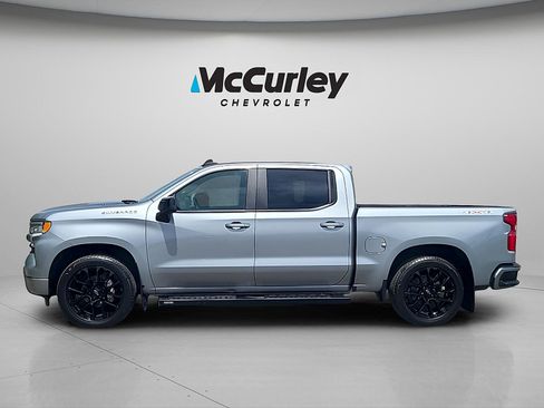 Used 2024 Chevrolet Silverado 1500 RST w/ Convenience Package II AWD/4WD image 4