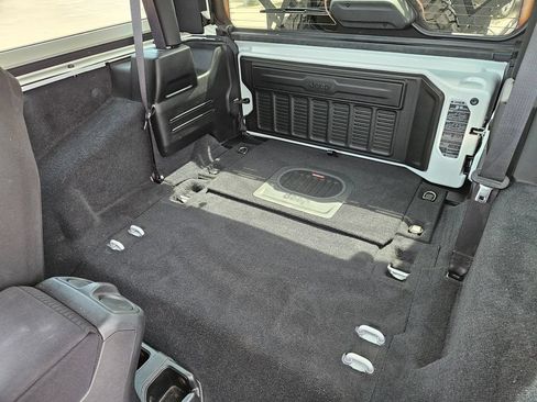 Used 2022 Jeep Wrangler Rubicon AWD/4WD image 34
