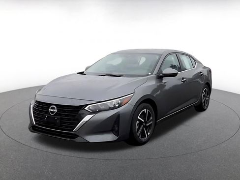 Used 2025 Nissan Sentra SV image 7