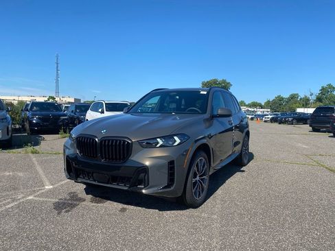 New 2026 BMW X5 xDrive40i w/ M Sport Package AWD/4WD image 1