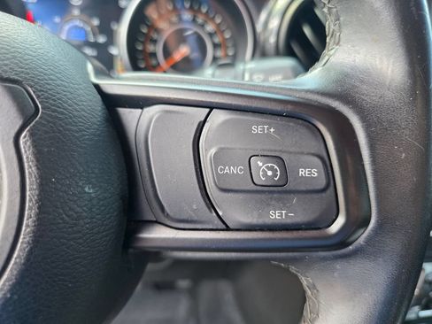 Used 2021 Jeep Wrangler Unlimited Sport AWD/4WD image 26