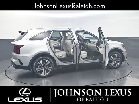 Used 2023 Kia Sorento SX Prestige image 25
