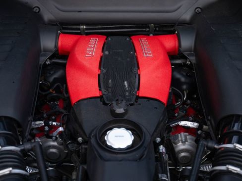 Used 2021 Ferrari F8 Tributo image 24