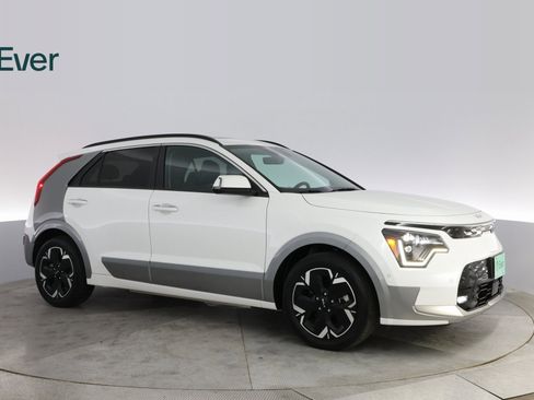 Used 2023 Kia Niro Wave image 5