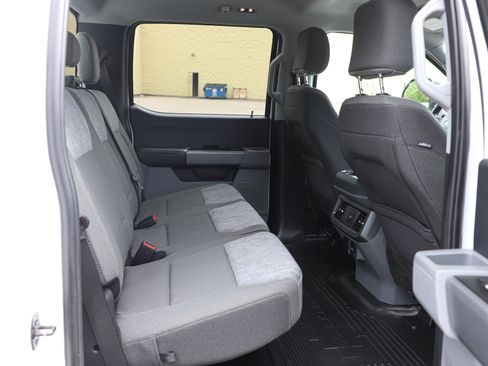 Used 2023 Ford F250 XLT AWD/4WD image 14