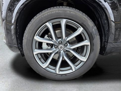 Used 2016 Volvo XC90 T6 Momentum image 11