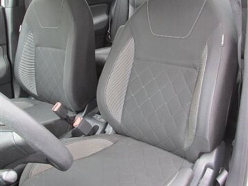 Used 2020 Nissan Kicks S image 10