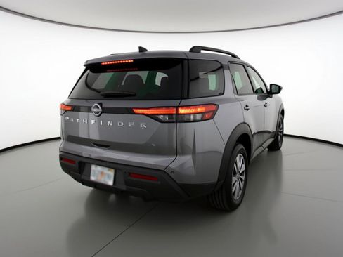 Used 2025 Nissan Pathfinder SV FWD image 9