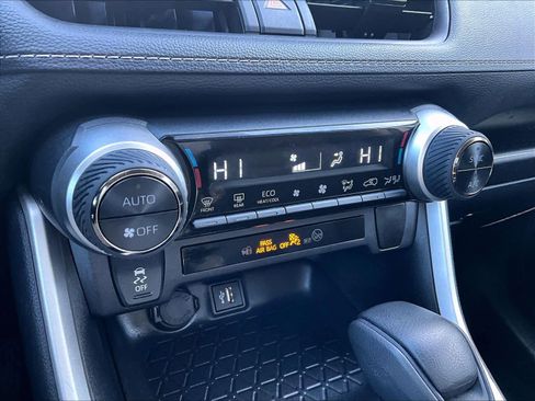 Used 2025 Toyota RAV4 XLE image 26