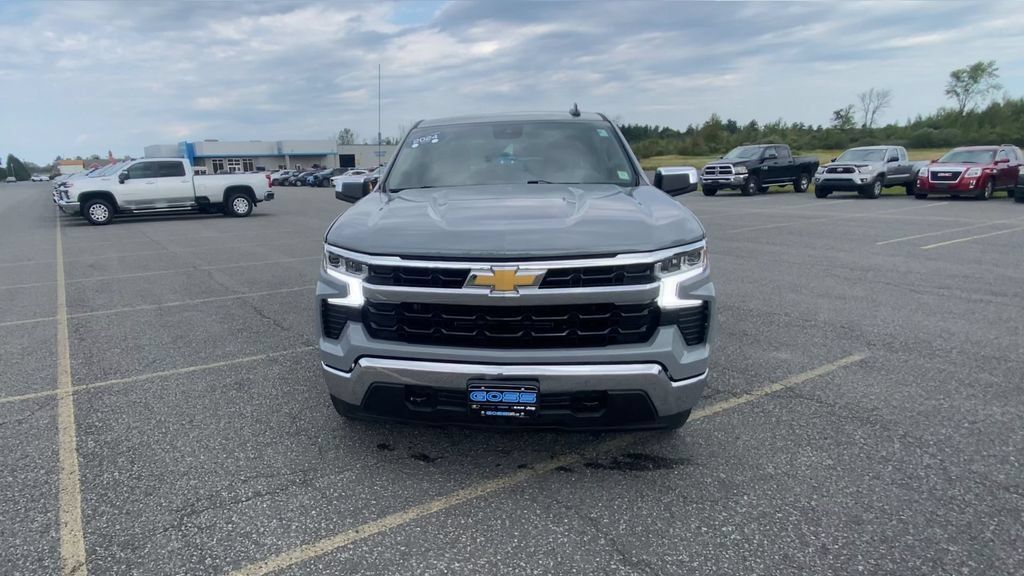Certified 2024 Chevrolet Silverado 1500 LT AWD/4WD image 3