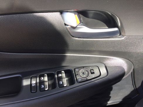 Used 2022 Hyundai Santa Fe SEL FWD image 9