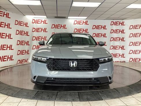 Used 2024 Honda Accord Touring image 2