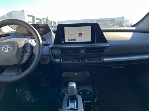 Used 2025 Toyota Prius LE image 21