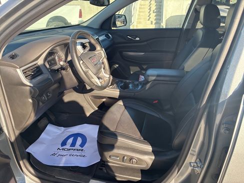 Used 2023 GMC Acadia SLT w/ LPO, Floor Liner Package image 15