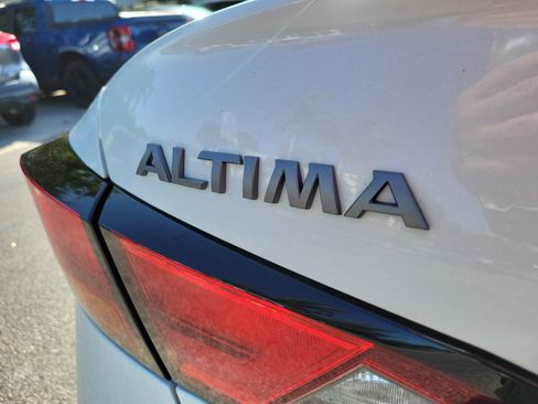 Used 2024 Nissan Altima 2.5 SV image 8