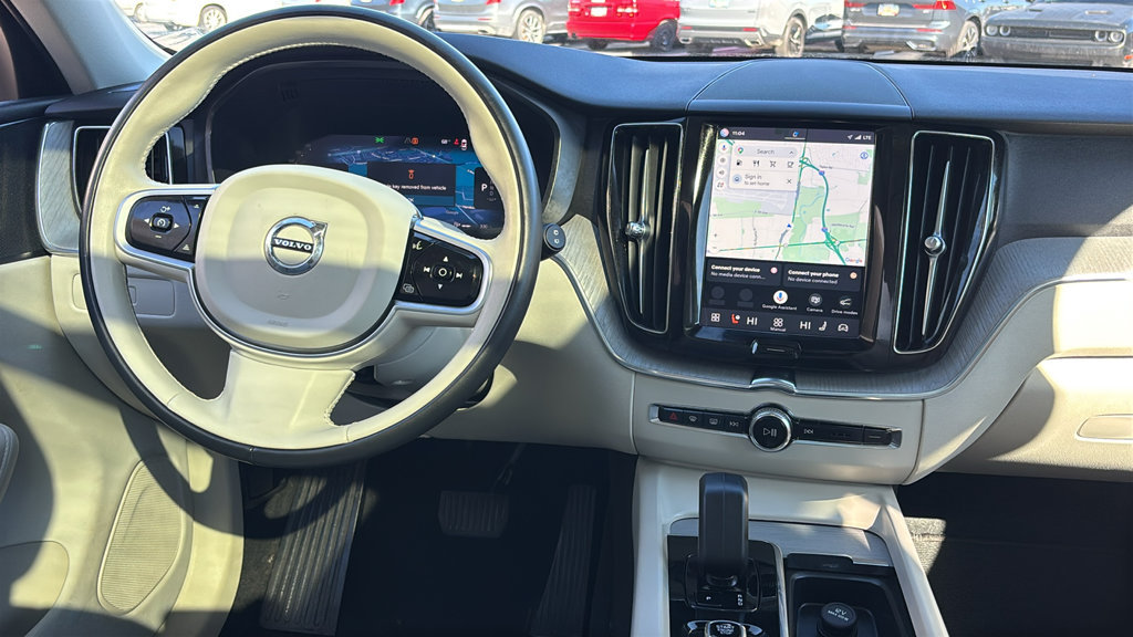 Certified 2025 Volvo XC60 B5 Plus w/ Climate Package AWD/4WD image 8