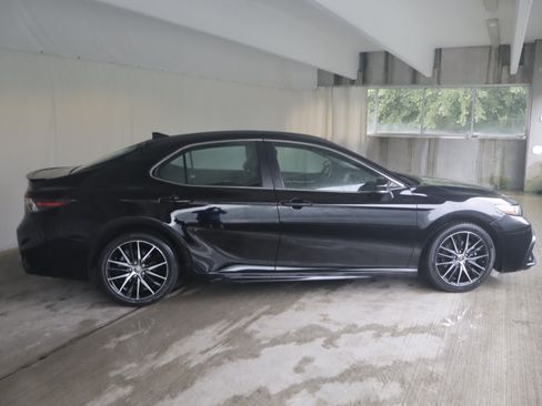 Used 2024 Toyota Camry SE w/ Cold Weather Package AWD/4WD image 6