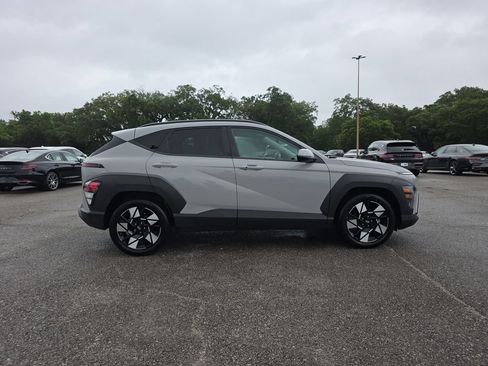 Used 2024 Hyundai Kona SEL FWD image 9