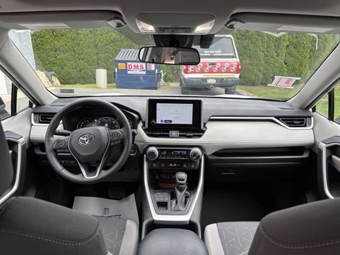 Used 2025 Toyota RAV4 XLE w/ Convenience Package AWD/4WD image 15
