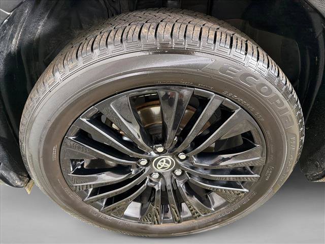 Used 2024 Toyota Venza Nightshade AWD/4WD image 12