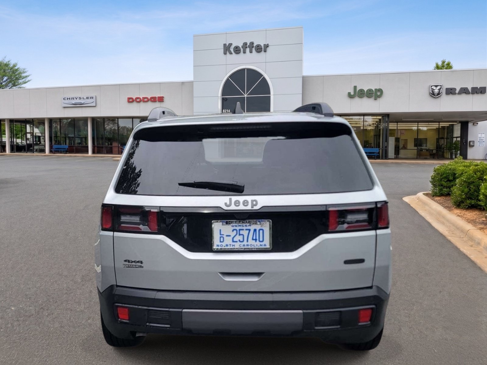 Used 2026 Jeep Cherokee Overland AWD/4WD image 4